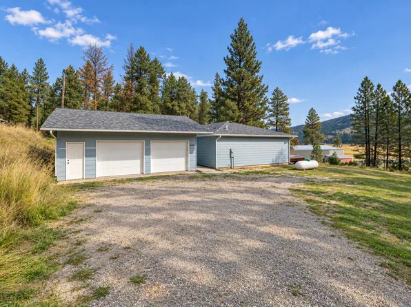 400 2nd St E, Kila, MT 59920