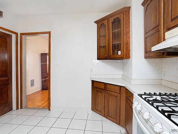 3rd image of 88 Commonwealth Ave #1