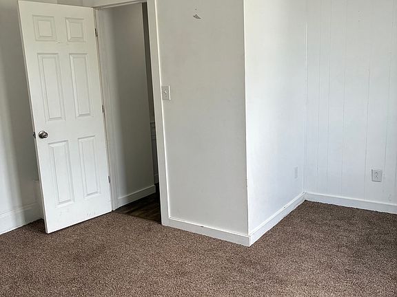 3rd image of 145 E Beech St APT B