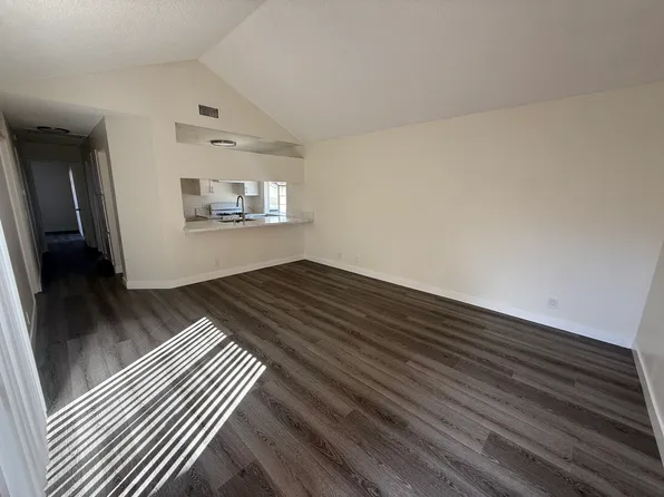 550 Williamson Ave APT 15, Fullerton, CA 92832