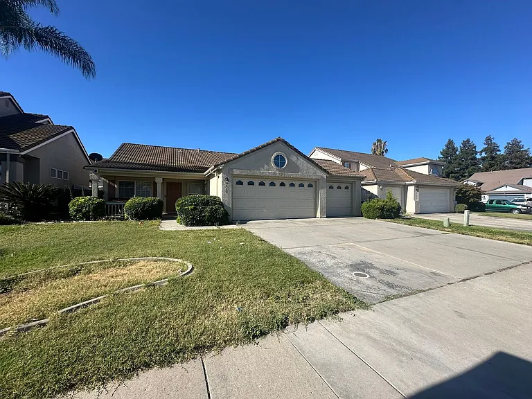 4620 Sun West Dr — Photo 3