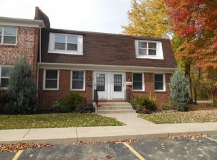 125 Creekside Dr, Amherst, NY 14228