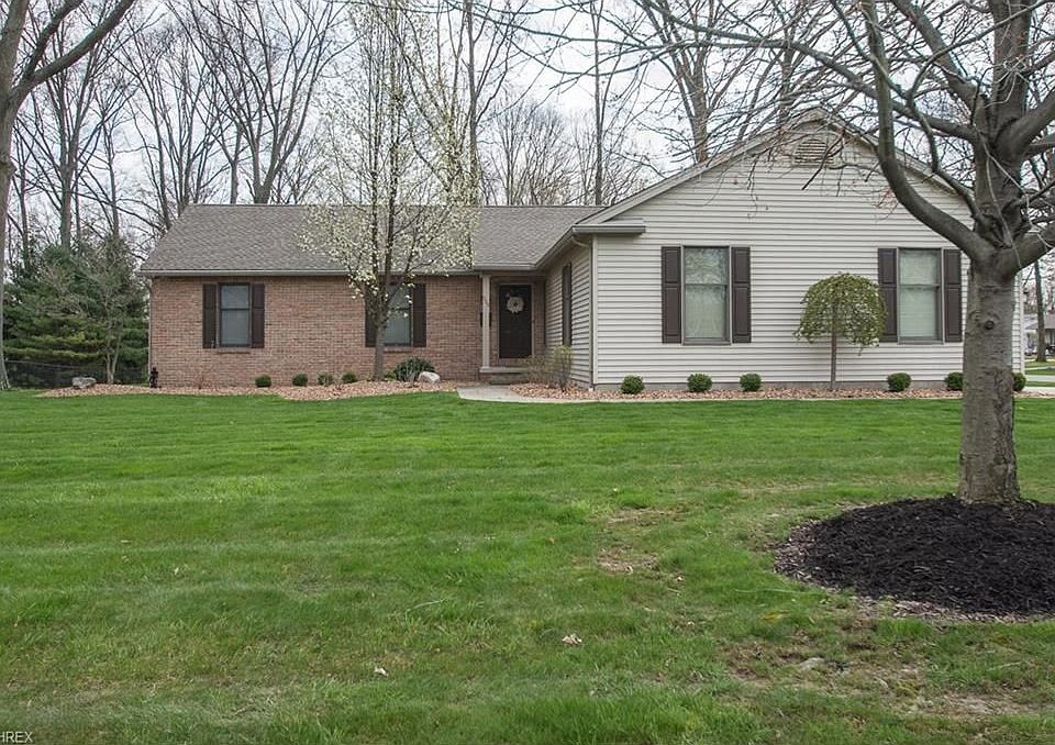 1st image of 605 Blueberry Hill Dr