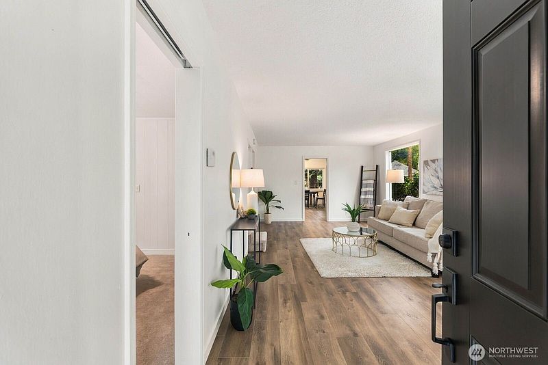 2nd image of 501 Smithers Avenue S
