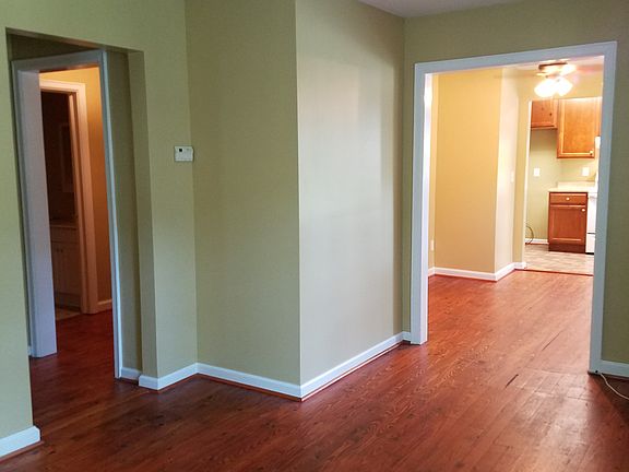 3rd image of 209 Moreland Way