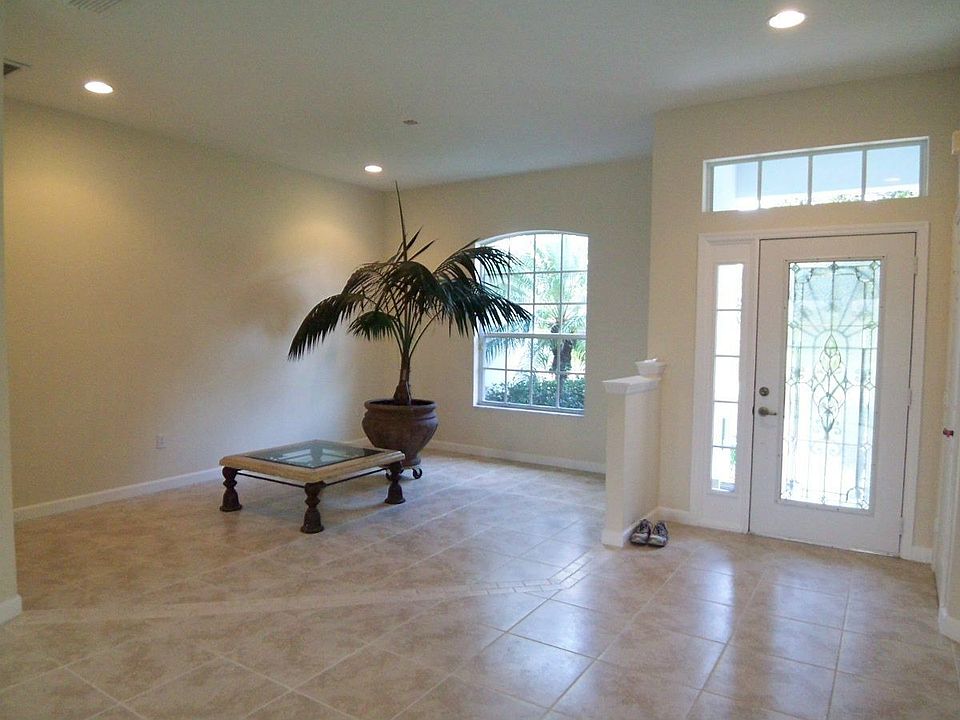1st image of 5865 40th Ln