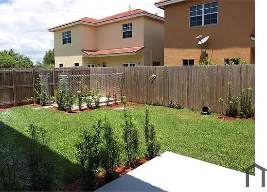 15610 SW 11th Ter — Photo 7
