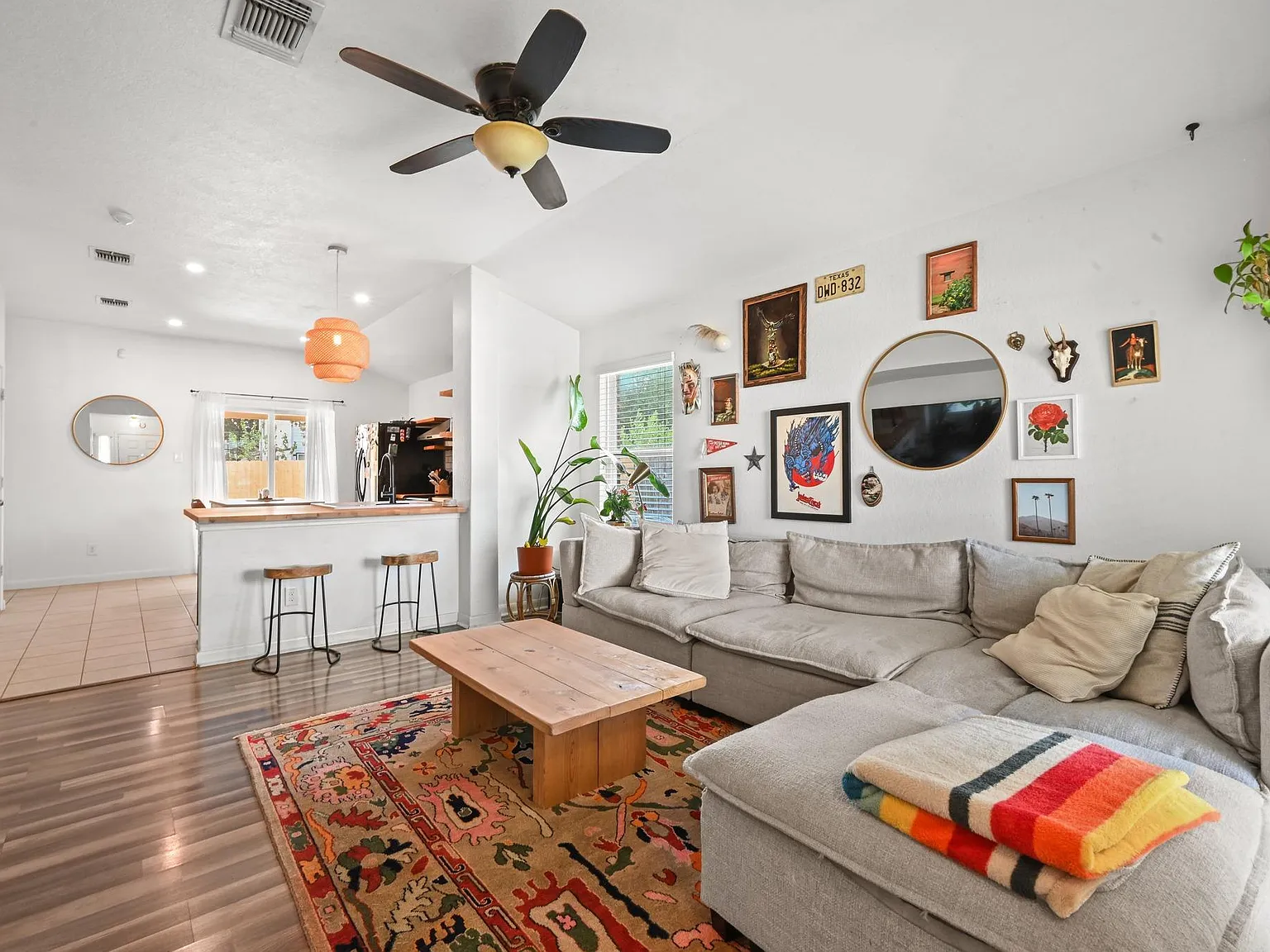 3 bed, 2.0 bath, 1179 sqft, $1,850 — Photo 3