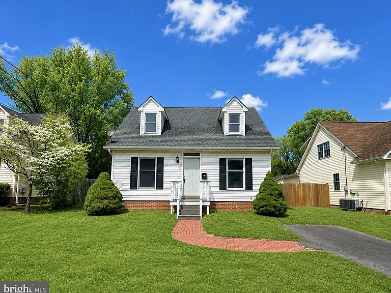 26 Byrd Ave — Photo 1