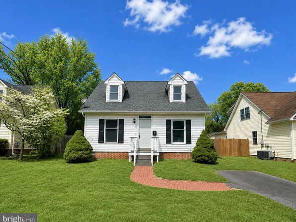 26 Byrd Ave, Berryville, VA 22611