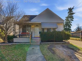 19470 Woodworth, Redford, MI