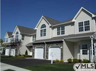 8 Santa Rosa Ln, Tinton Falls, NJ 07753