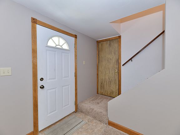 3rd image of 330 Burton Ln