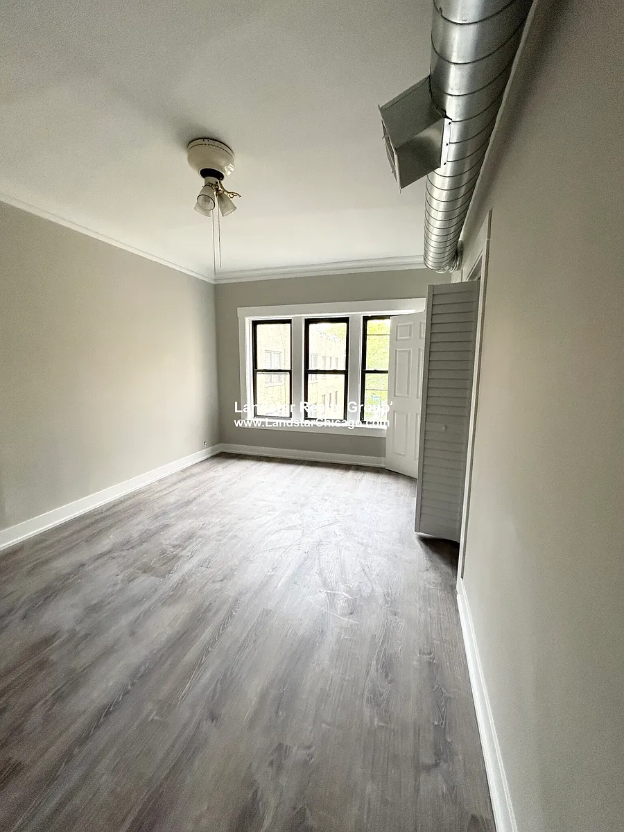 Photo 2 of 12 - 6523 N Newgard Ave #2G - Chicago, IL Building Photo - 6523 N Newgard Ave #2G