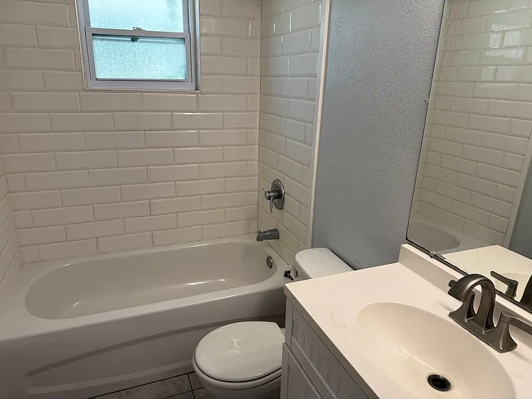 1009 McCormack St — Photo 7
