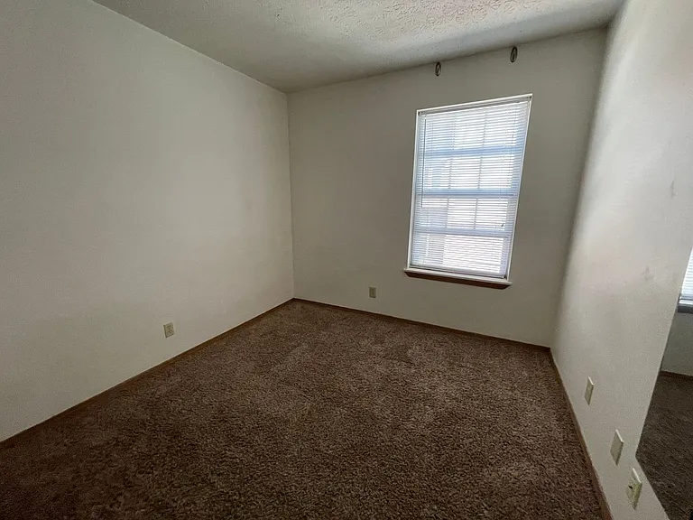 Southfork Apartments — Photo 19