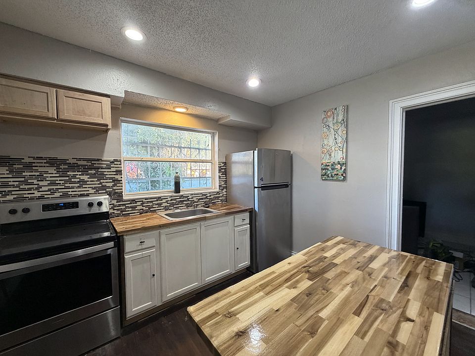 1st image of 505 E Columbus Dr #1