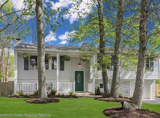 1015 Zircon Dr, Toms River, NJ 08753