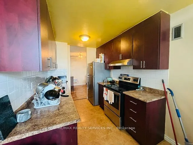 25 Kensington Rd #1402 — Photo 13