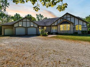 1107 N Pine River Rd, Smiths Creek, MI 48074