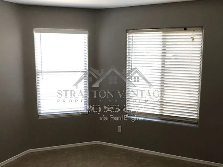 1101 E Elm Rd — Photo 15