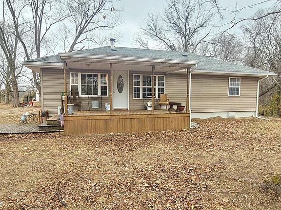 2nd image of 701 Poplar Camp Rd