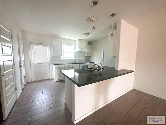3rd image of 500 W 5th St #2