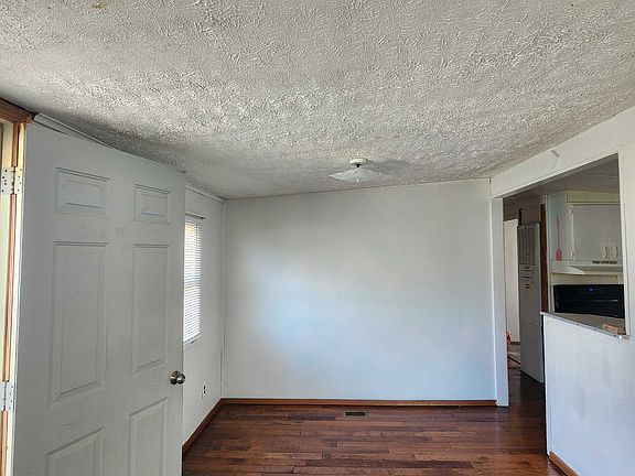 3rd image of 201 Chamberlin Dr