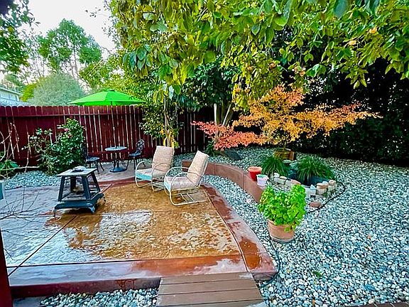 3rd image of 8965 Eagleson Ct