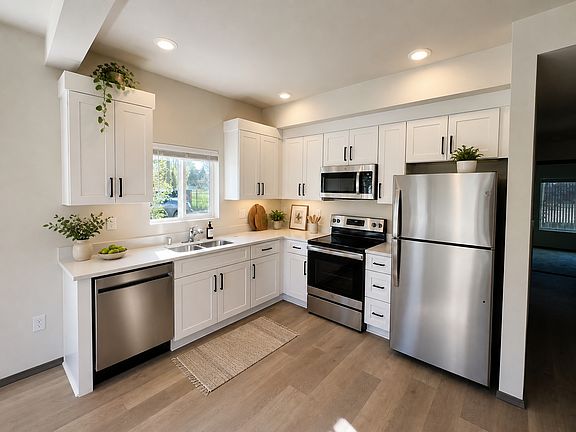 4th image of 1024 S Houk Rd #101