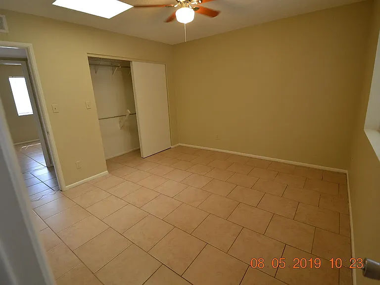 1431 W Behrend Dr — Photo 15