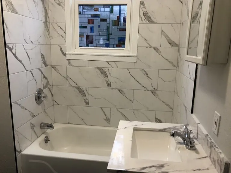 516 Center Ave #2 — Photo 6