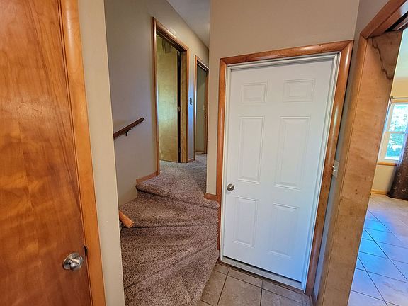 5th image of 1103 College St #1