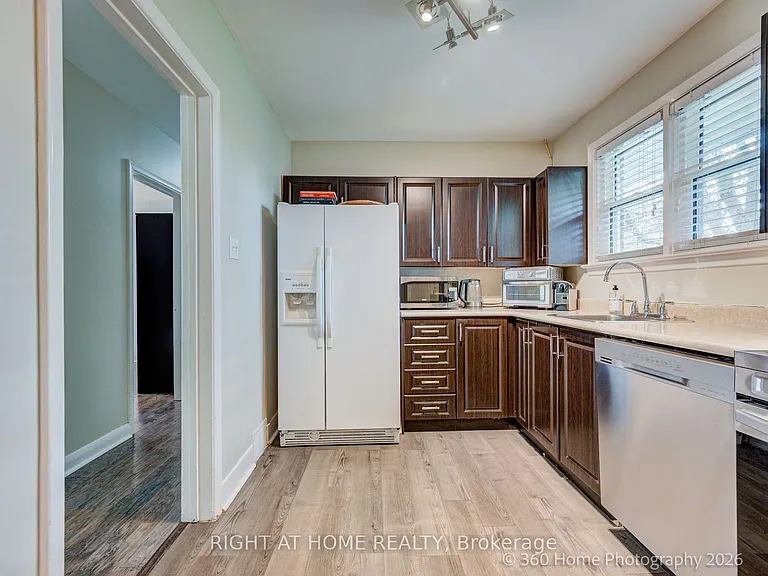 1493 Constance Dr — Photo 14