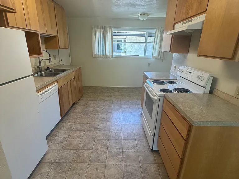 1455 High St #7 — Photo 2