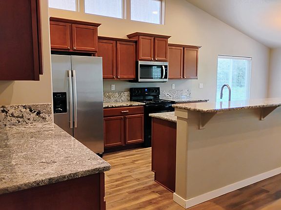 2nd image of 3205 W Hills Rd