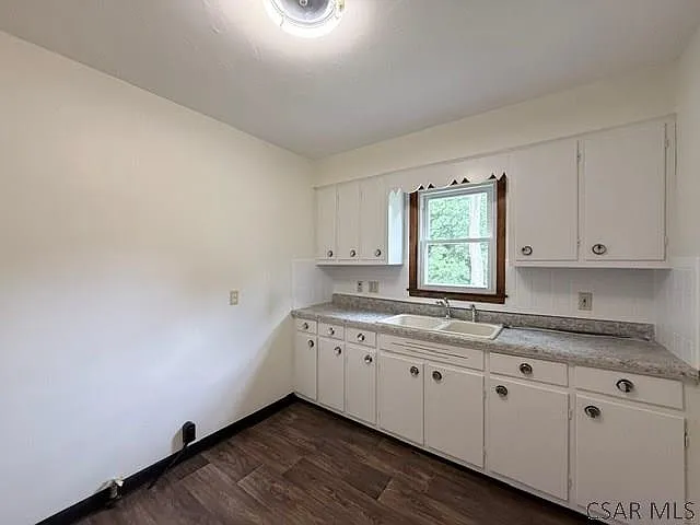 927 East Ave — Photo 11
