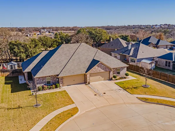 541 Landry Ct, Granbury, TX 76049