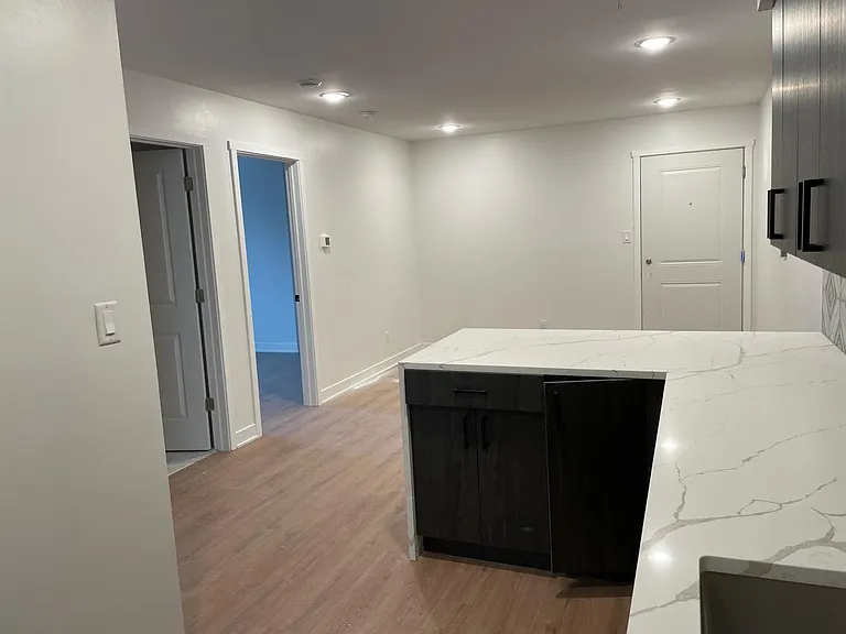 Rosewood Commons — Photo 3