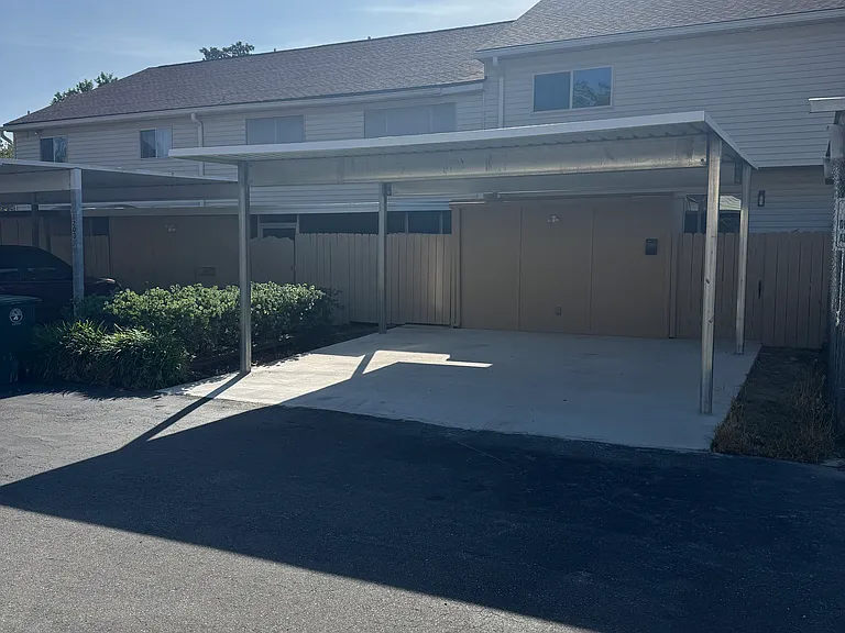 8205 Kensington Sq — Photo 25