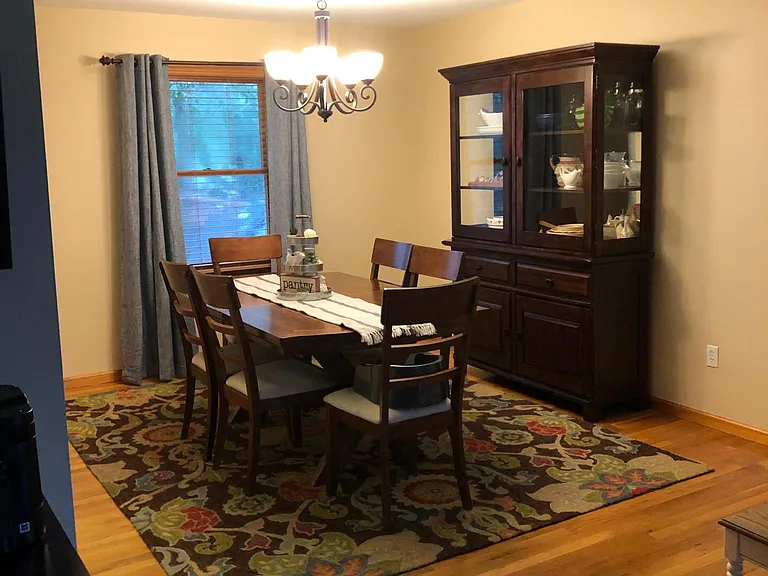 881 Linden Ave — Photo 14