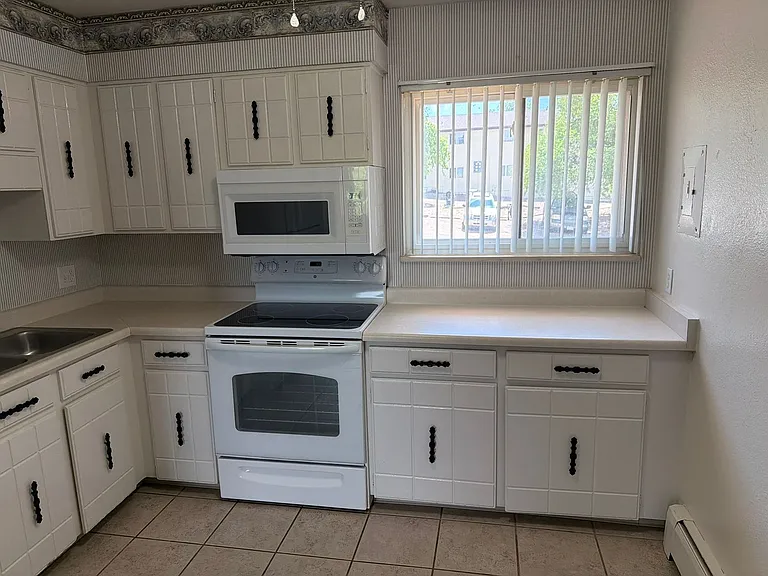 1447 Nokomis Dr #3 — Photo 2