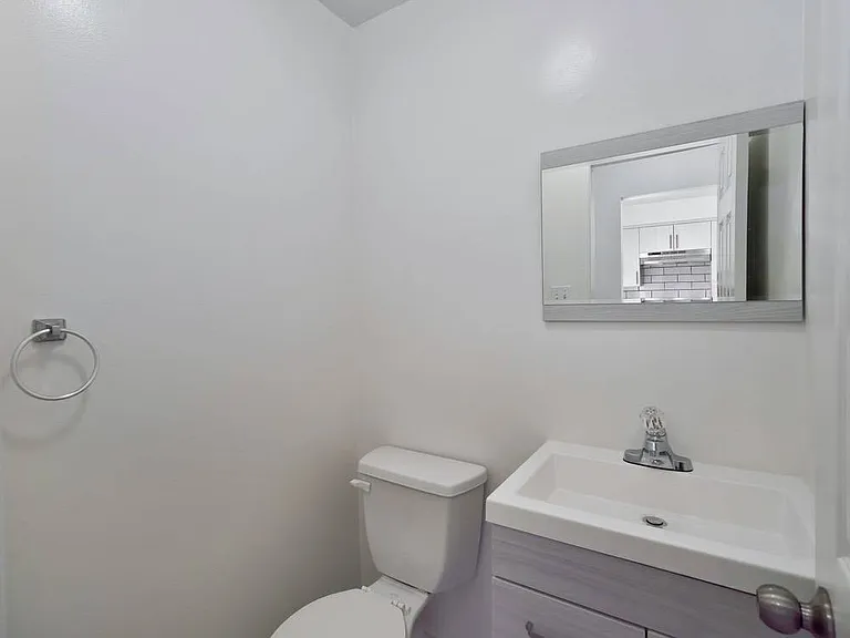 414 Stone Rd W — Photo 8