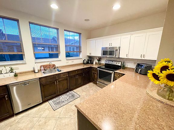 4th image of 960 Millbrae Ct Unit 5