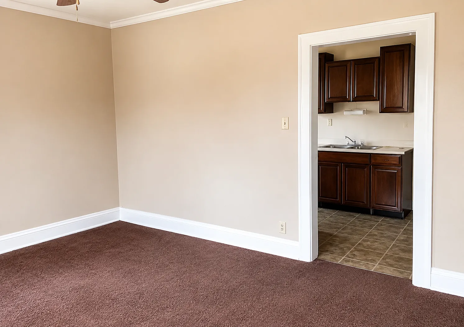 1 bed, $650 — Photo 2