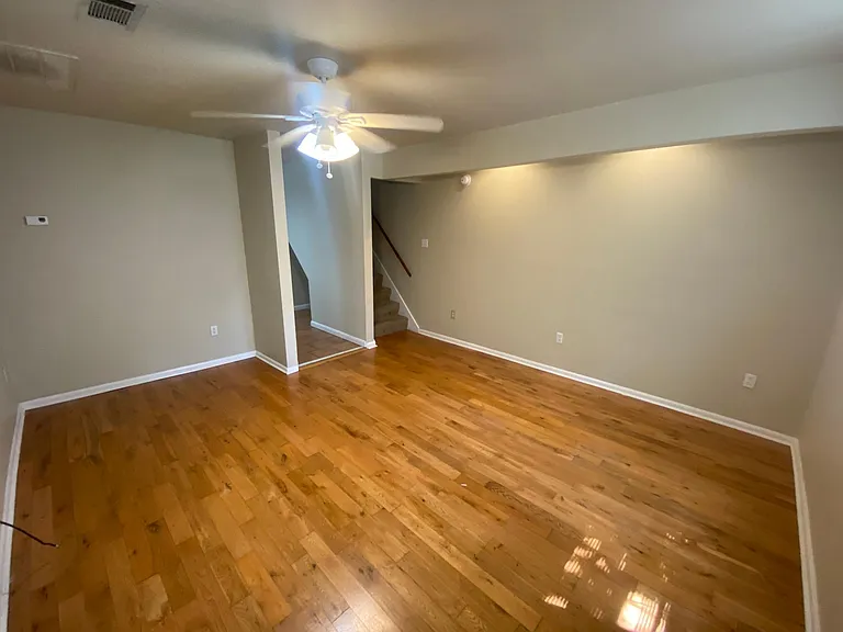 1129 Burdette St — Photo 2