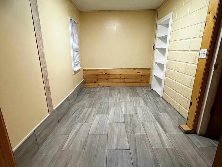 722 Queen Anne St — Photo 10