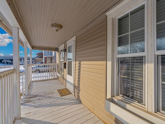 5th image of 511 S Sycamore St