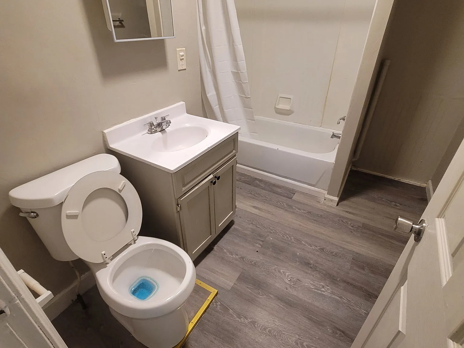 3 bed, 1150 sqft, $1,750 — Photo 2