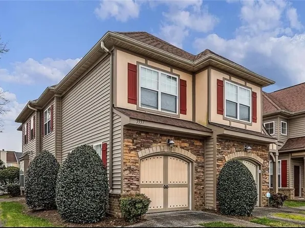 5557 Frog Pond Ln, Virginia Beach, VA 23455